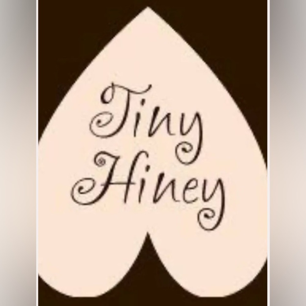Tiny Hiney’s (Size 0-6) Live Show Notification